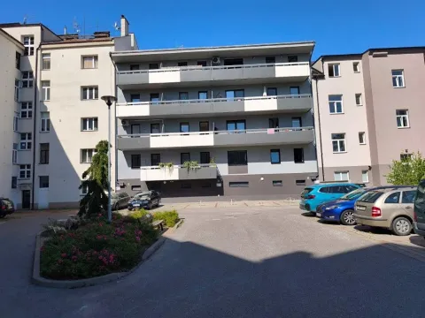 Prodej garážového stání, Jičín, Ruská, 14 m2