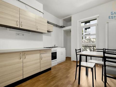 Pronájem bytu 2+1, Brno, Bratislavská, 74 m2
