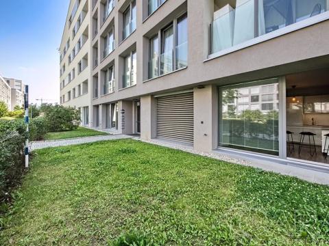 Pronájem bytu 1+kk, Praha - Karlín, U Mlýnského kanálu, 37 m2