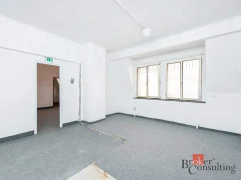 Prodej komerční nemovitosti, Karlovy Vary, Varšavská, 145 m2