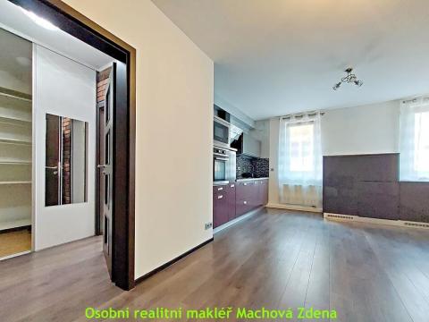 Pronájem bytu 3+kk, Praha - Vysočany, Na Harfě, 66 m2