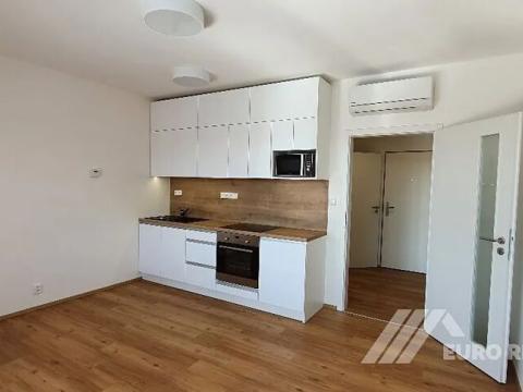 Pronájem bytu 1+kk, Zlín, Boněcký rybník, 38 m2
