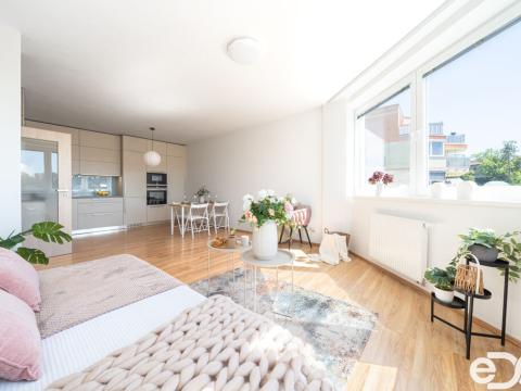 Prodej bytu 2+kk, Mladá Boleslav, Laurinova, 62 m2