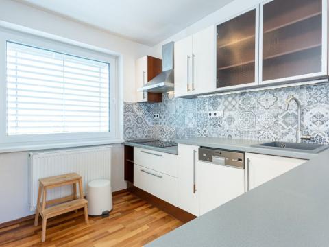 Pronájem bytu 2+kk, Praha - Holešovice, U parního mlýna, 81 m2