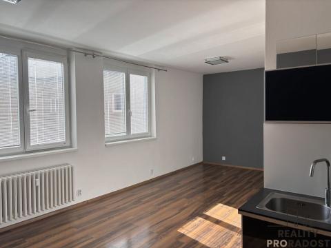 Pronájem bytu 1+kk, Ostrava, 30. dubna, 35 m2