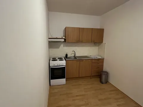 Pronájem bytu 1+kk, Praha - Stodůlky, Zvoncovitá, 31 m2