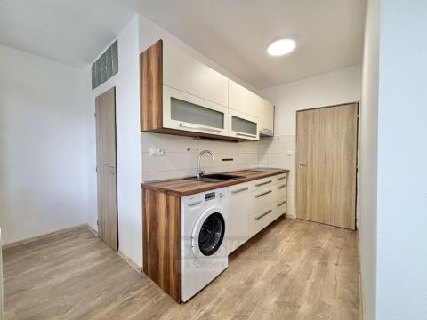 Pronájem bytu 2+kk, České Budějovice - České Budějovice 6, Brožíkova, 58 m2