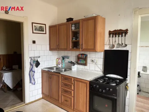 Prodej bytu 3+1, Karlovy Vary, Vrázova, 80 m2