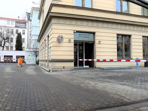 Pronájem garážového stání, Praha - Vinohrady, U Zvonařky, 25 m2