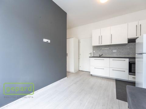 Prodej podílu 1/2 rodinného domu, Praha, Káranská, 225 m2