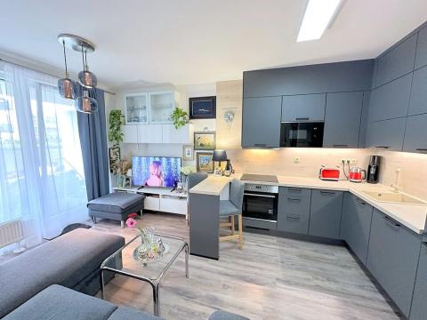 Prodej bytu 2+kk, Praha - Hlubočepy, náměstí Olgy Scheinpflugové, 50 m2