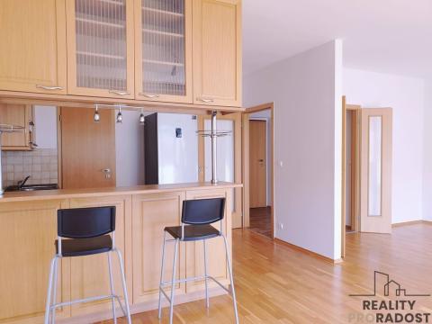 Pronájem bytu 2+kk, Praha, Schwarzenberská, 74 m2