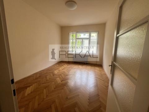 Pronájem bytu 1+kk, Praha - Vinohrady, Londýnská, 28 m2