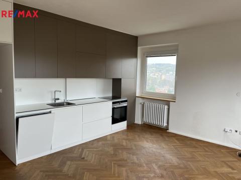Pronájem bytu 3+kk, Zlín, Věžové domy, 65 m2