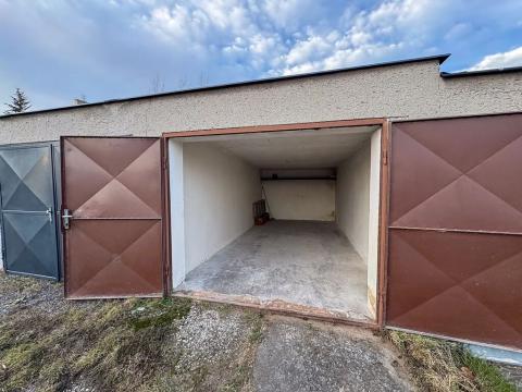 Pronájem garáže, Opava, Vančurova, 16 m2