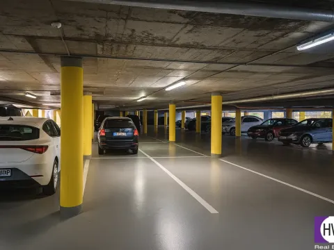 Prodej garážového stání, Praha, Na Harfě, 13 m2