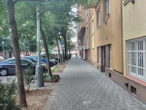 Pronájem obchodního prostoru, Praha - Holešovice, Osadní, 82 m2