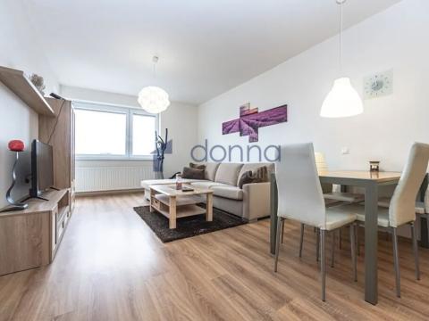 Pronájem bytu 2+kk, Praha, Nárožní, 59 m2