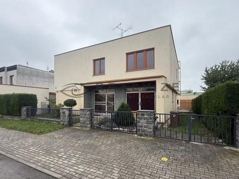 Pronájem bytu 3+1, České Budějovice, Krumlovská, 140 m2
