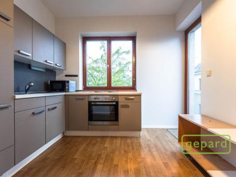 Pronájem bytu 1+kk, Praha - Kolovraty, Meduňková, 36 m2