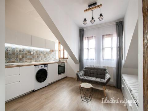 Pronájem bytu 1+kk, Praha - Košíře, Holečkova, 19 m2