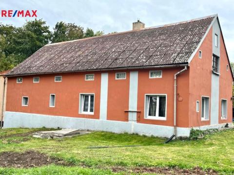 Prodej rodinného domu, Valeč - Velký Hlavákov, 298 m2