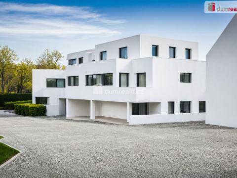 Prodej komerčního pozemku, Praha - Háje, Mirošovská, 665 m2