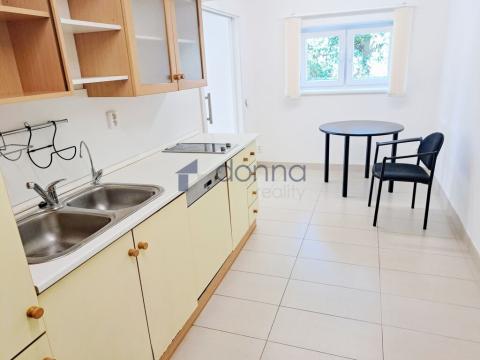 Pronájem bytu 2+1, Praha, Na Třebešíně, 88 m2