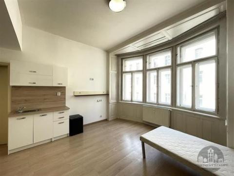 Pronájem bytu 1+kk, Praha - Žižkov, Prokopova, 20 m2