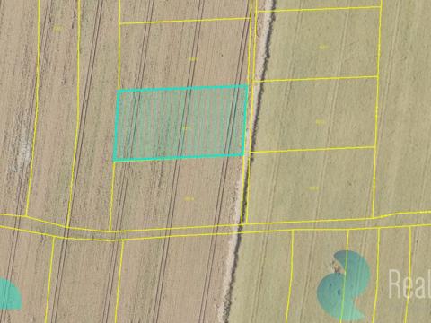 Prodej podílu 1/2 pole, Unhošť, 1581 m2