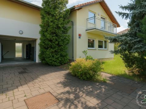 Prodej rodinného domu, Praha - Újezd nad Lesy, Lutínská, 220 m2