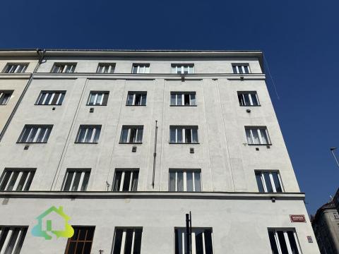 Pronájem bytu 2+kk, Praha - Vršovice, Holandská, 38 m2