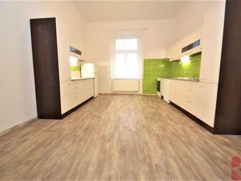 Pronájem bytu 3+1, Praha - Nové Město, V tůních, 80 m2