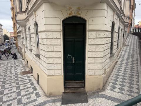 Prodej obchodního prostoru, Praha - Nové Město, Na Zderaze, 376 m2