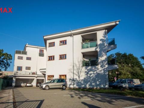 Pronájem bytu 1+kk, Hradec Králové - Nový Hradec Králové, Mrštíkova, 55 m2