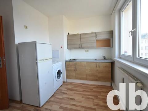 Prodej bytu 1+1, Karlovy Vary, Dubová, 32 m2