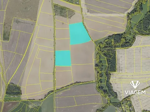 Prodej podílu pole, Praha, 2466 m2