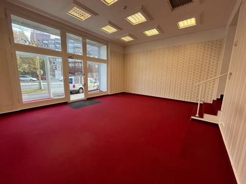 Pronájem obchodního prostoru, Opava, náměstí Republiky, 65 m2