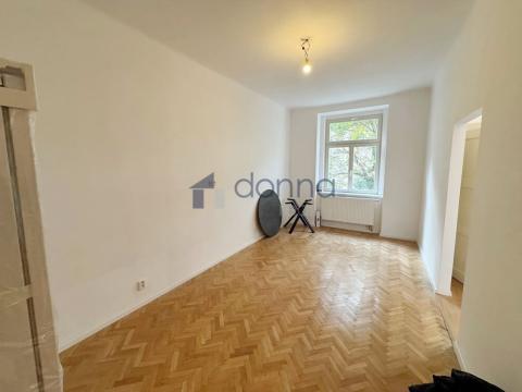 Pronájem bytu 2+kk, Praha, Bulharská, 43 m2