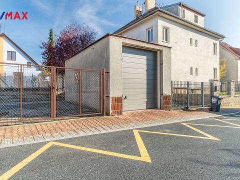 Pronájem garáže, Praha - Hloubětín, V Novém Hloubětíně, 22 m2