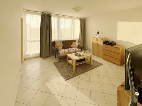 Pronájem bytu 2+kk, Praha, Nekvasilova, 41 m2