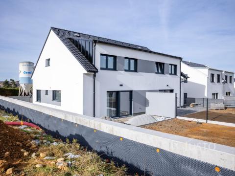 Prodej bytu 5+kk, Boršov nad Vltavou - Poříčí, Severní, 121 m2