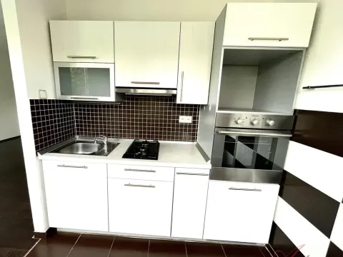 Pronájem bytu 1+1, Ostrava - Poruba, Alžírská, 27 m2