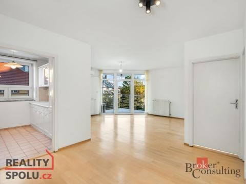 Pronájem bytu 2+1, Liberec - Liberec I-Staré Město, Husova, 59 m2