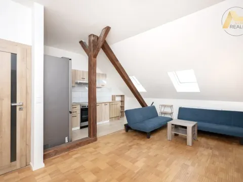 Pronájem bytu 3+kk, Písek, Husovo nám., 70 m2