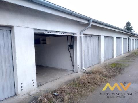 Pronájem garáže, Hradec Králové, U Mostku, 18 m2