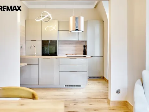 Prodej bytu 3+kk, Karlovy Vary, Sadová, 115 m2