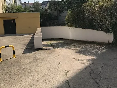 Pronájem garážového stání, Praha - Holešovice, Osadní, 11 m2