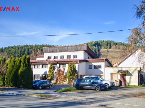 Prodej ubytování, Velké Karlovice, 1770 m2