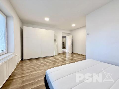 Pronájem kanceláře, Brno, Komárovské nábřeží, 57 m2